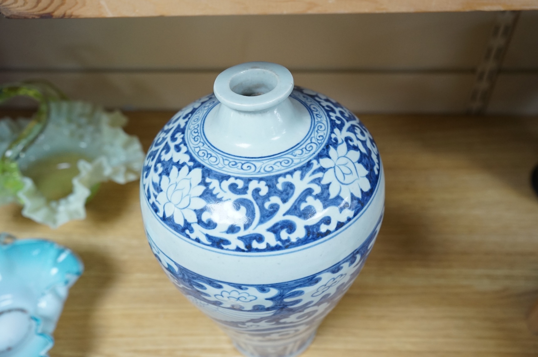 A Chinese blue and white phoenix vase, 27cm high